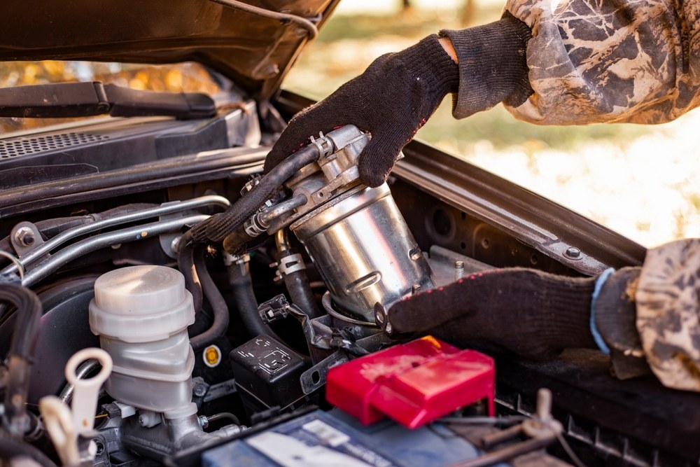 Bay Park Drivers Can Benefit From Professional Fuel Filter Service