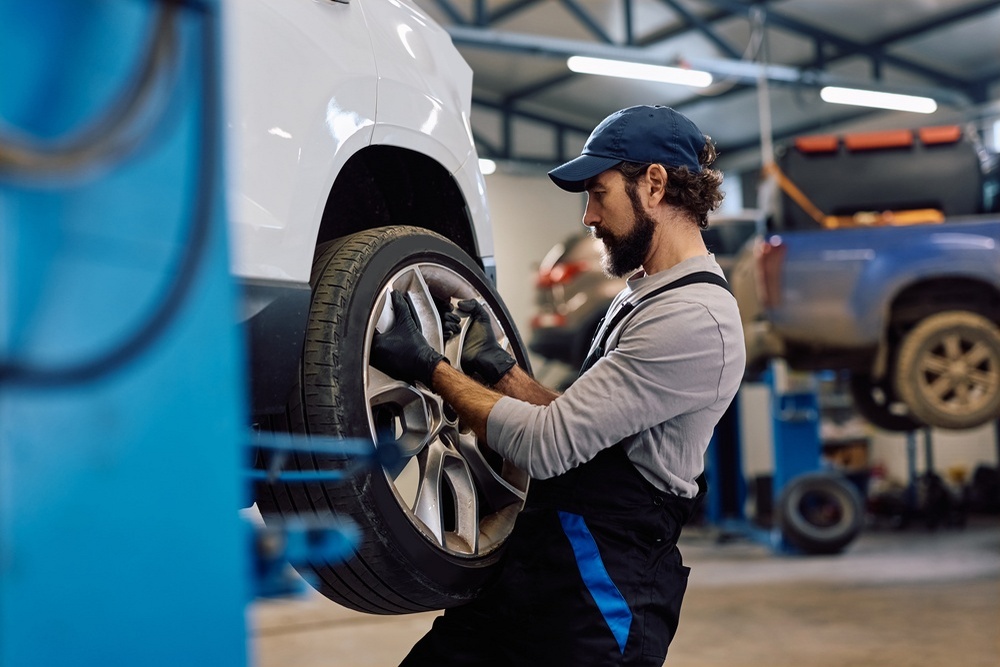 Bay Park Drivers Can Benefit From Professional Tire Repair