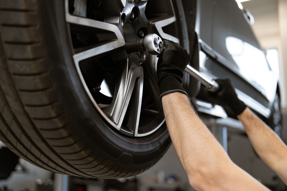 Bay Park Drivers Can Benefit From Professional Tire Repair