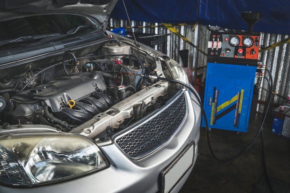 When Bay Park Drivers Should Schedule a Brake Fluid Flush
