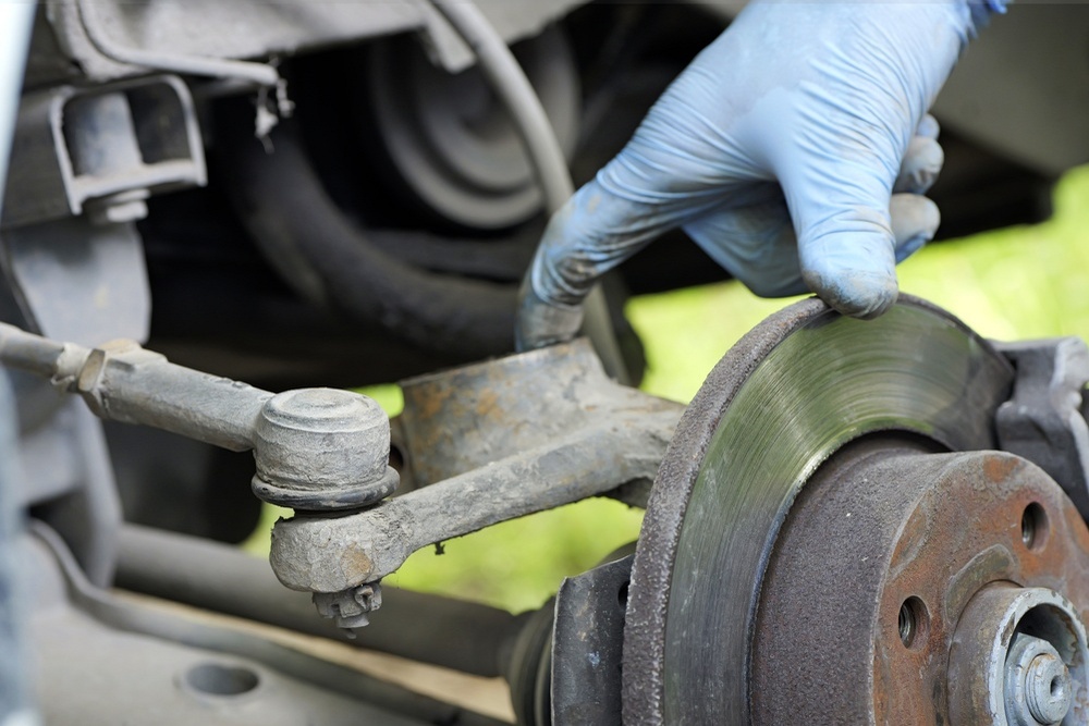When La Jolla Drivers Should Consider Professional Tie Rod Inspection