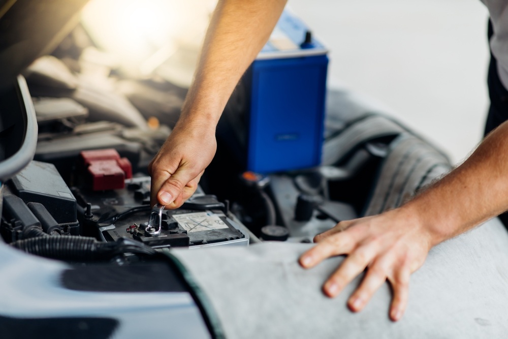 Why Bay Park Drivers Should Replace a Faulty Car Battery
